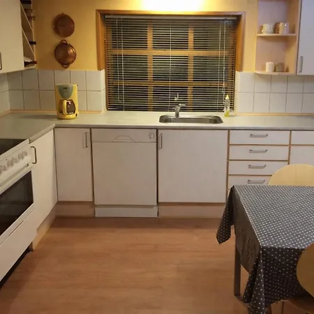 Rummeligt Vaerelse Pa 1 Sal I Rolig I Alloggio in famiglia *